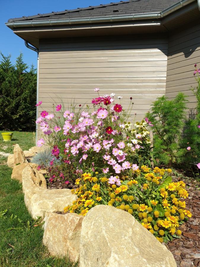 Cosy Wood House Bed & Breakfast Laubressel Exterior photo